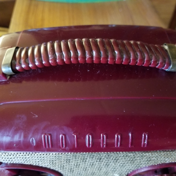 1948 MOTOROLA RADIO bakelite catalin RED reconditioned WORKS!! - Picture 3 of 8